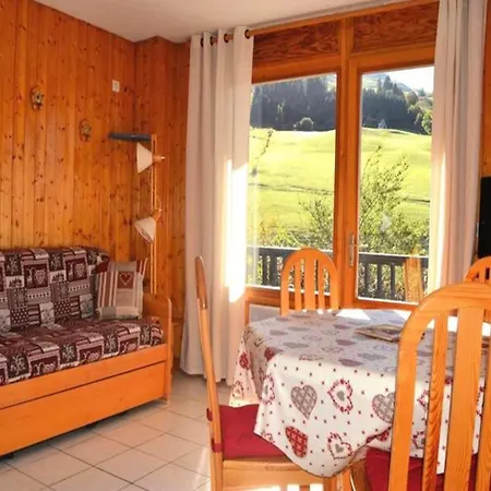 Vardase Apartment *